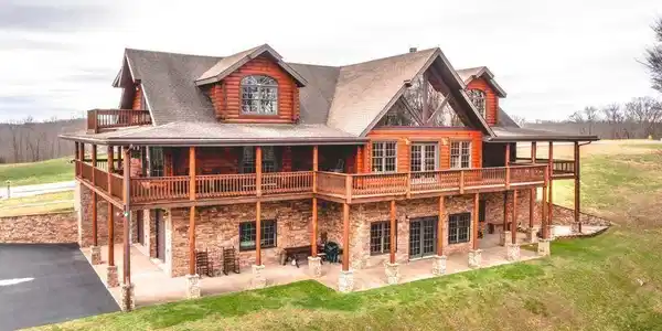 921 Hickory Point Drive