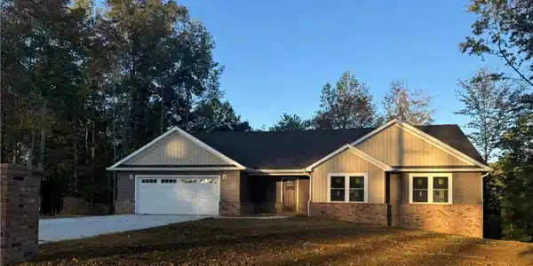 110 Falls creek way Way