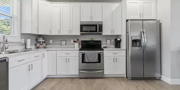 Image 3: Kitchen