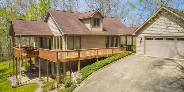 450 White Oak Drive