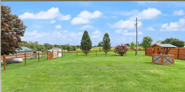 Image 3: 62-web-or-mls-2W0A0516