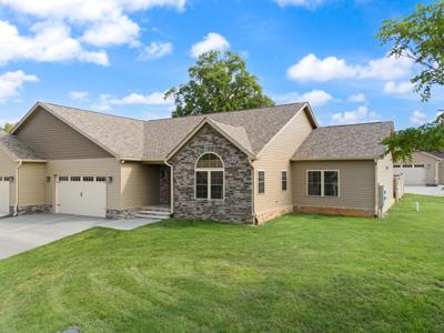 118 A W Canterbury Drive