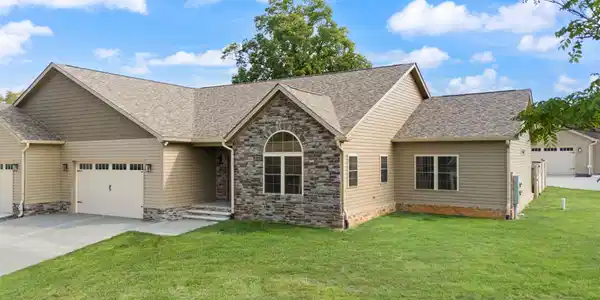 118 A W Canterbury Drive