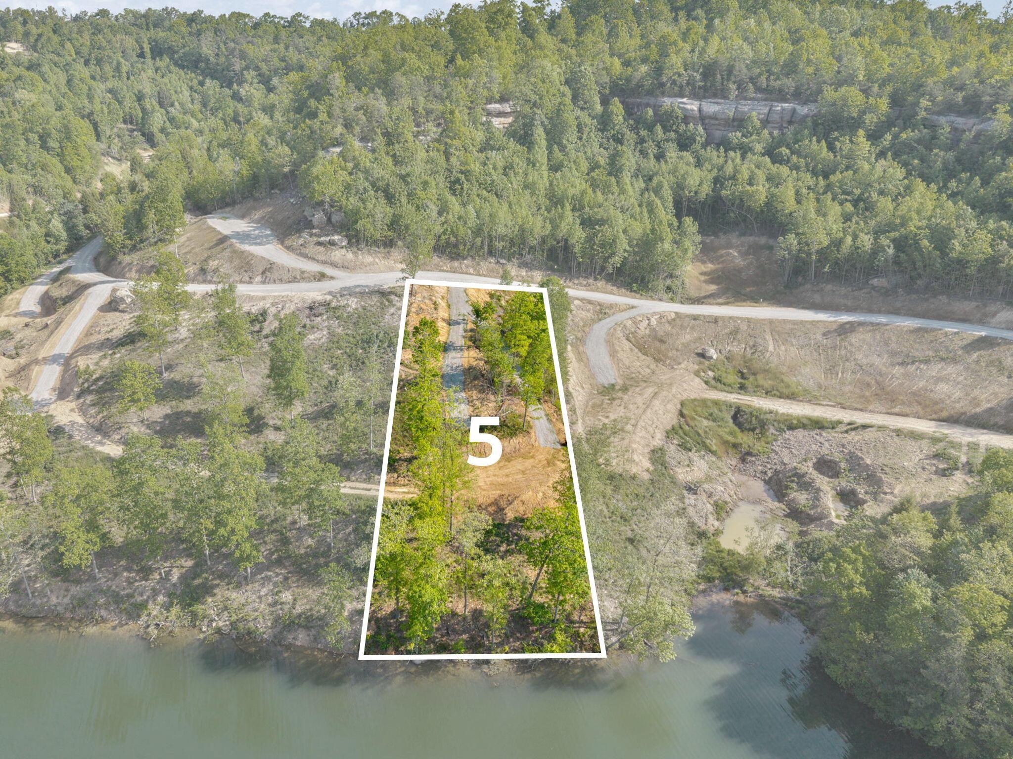 Image 3: Lot 5