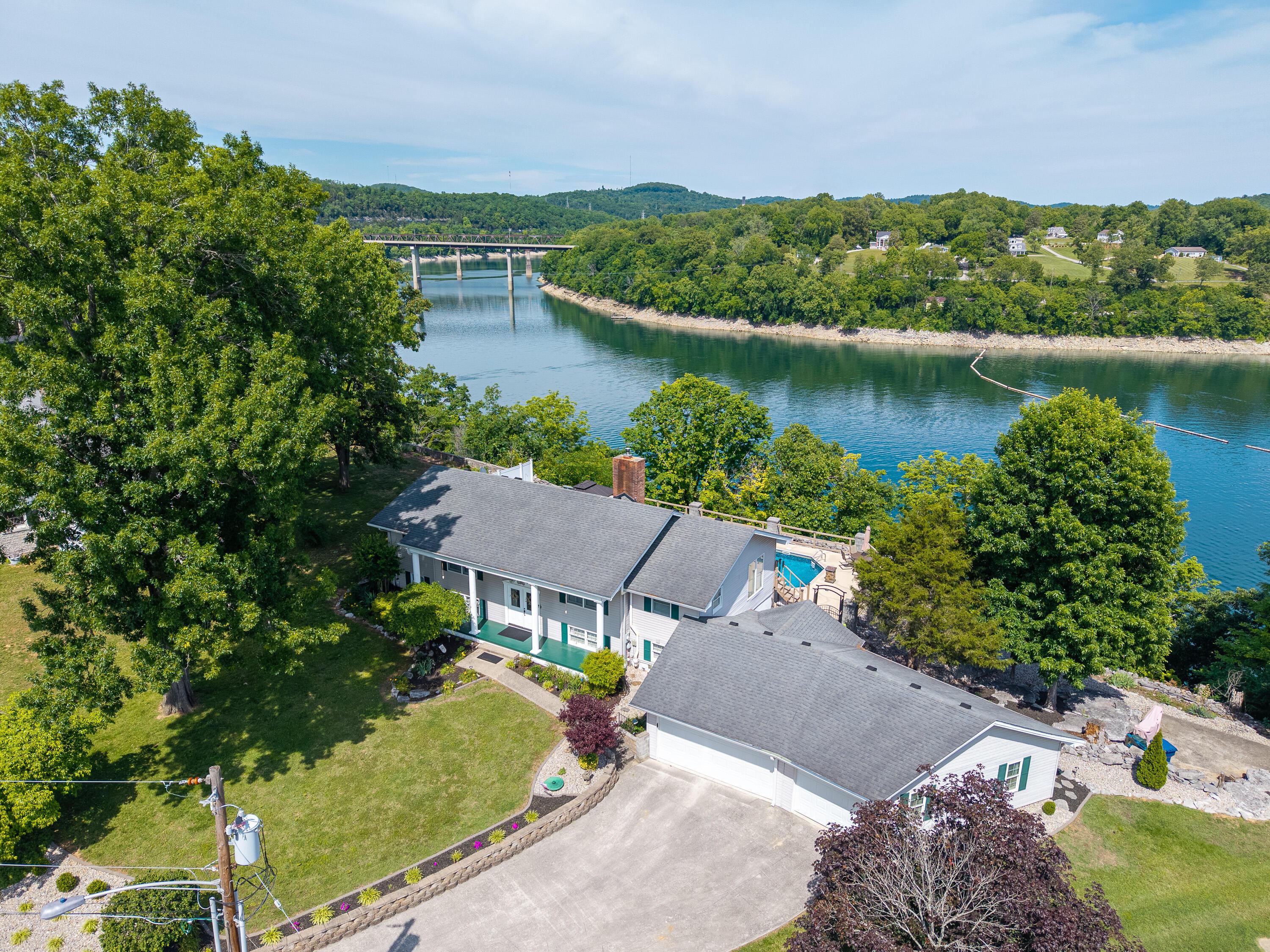 Image 1: 30 Highview Circle-24