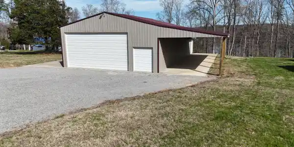150 Lakeview Circle