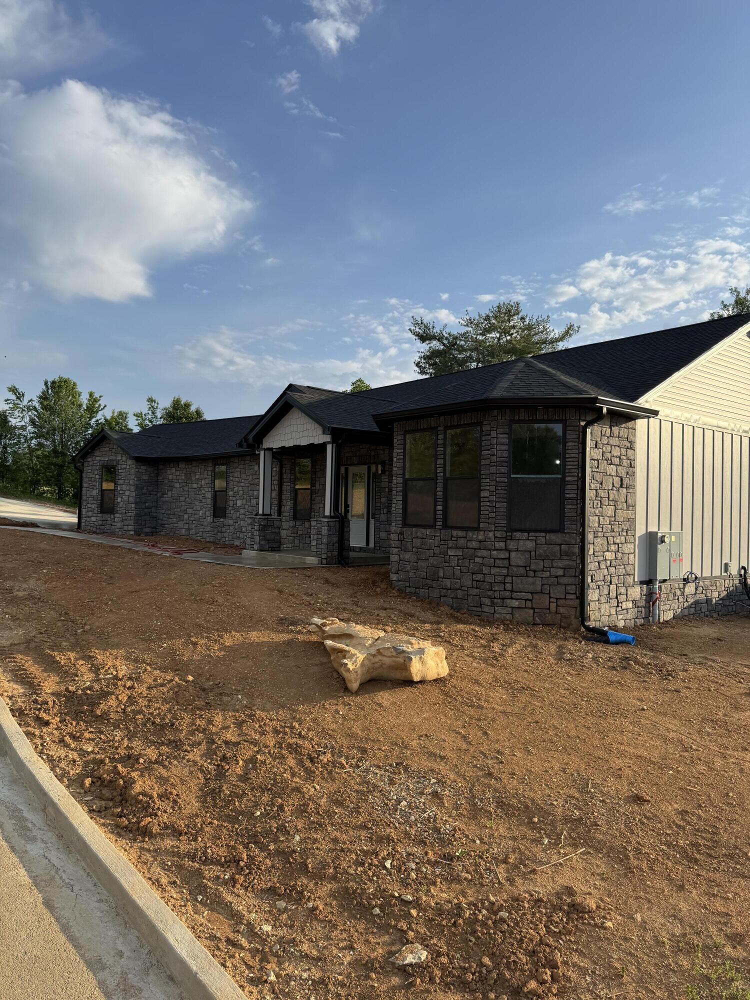 Image 4: Front right