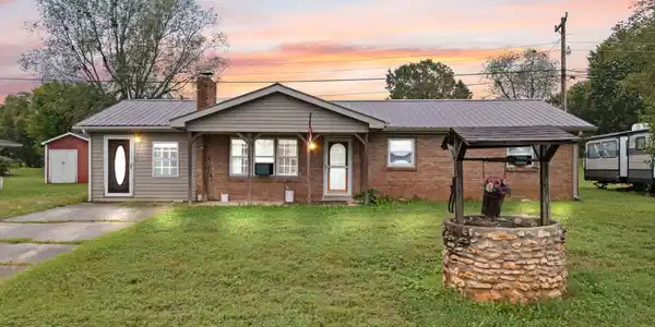 119 Twin Rivers Drive