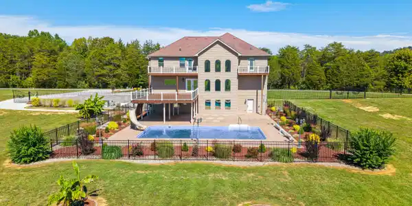 420 Cedar Pointe Drive