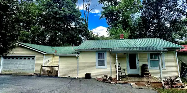 975 Boat Dock Road
