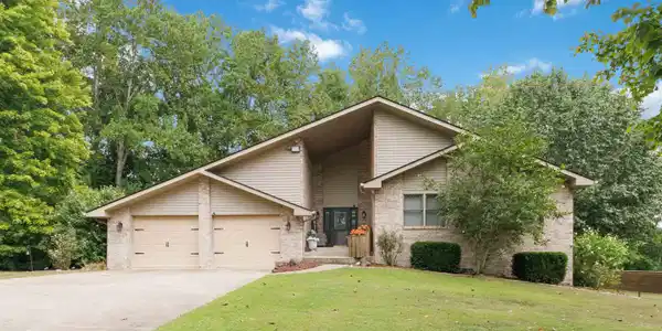 146 Lake Walk Drive