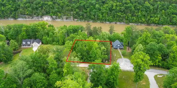 2834 Roberts Bend Road