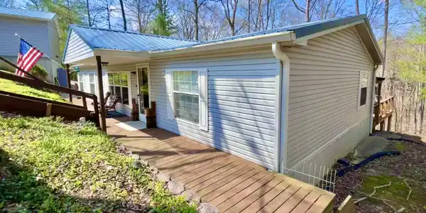 78 White Oak Lane