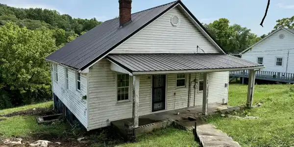 90 E. Antioch Avenue