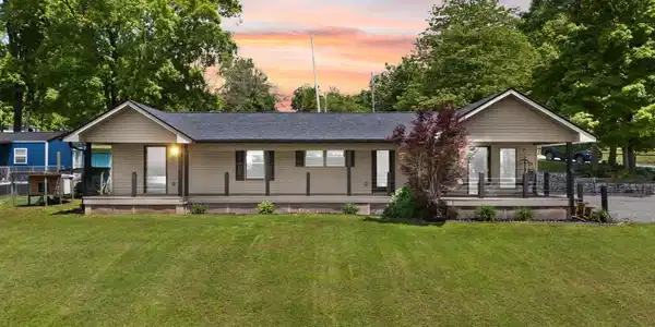 810 Lakeview Drive