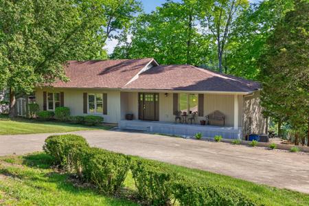 830 Chimney Rock