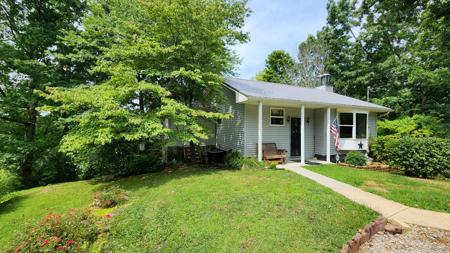 55 Lakeview Drive