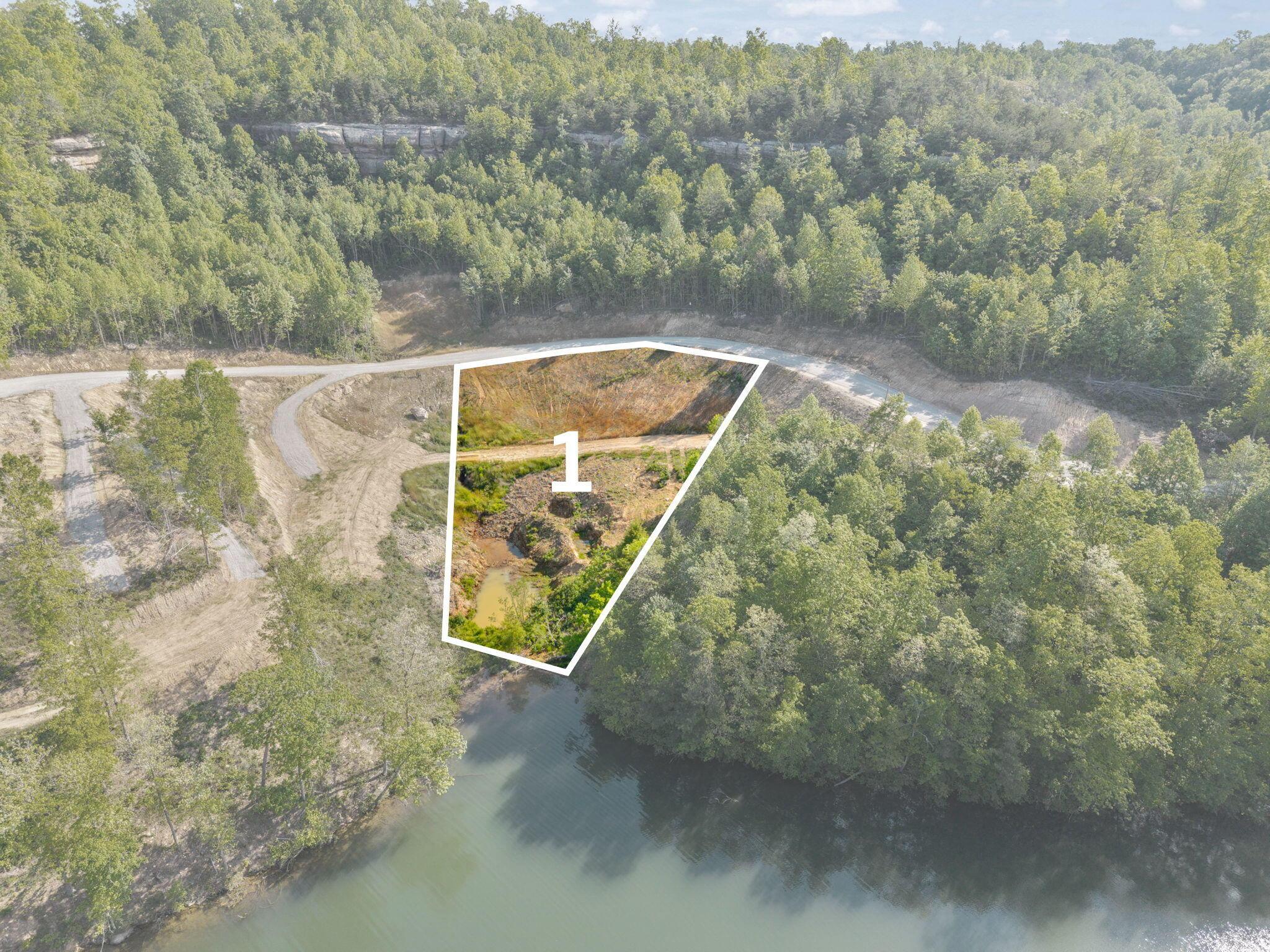 Image 3: Lot 1