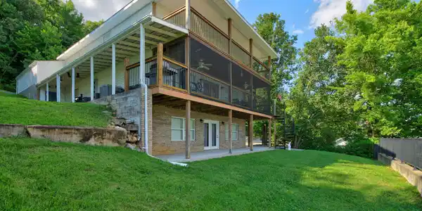 Image 3: left Side