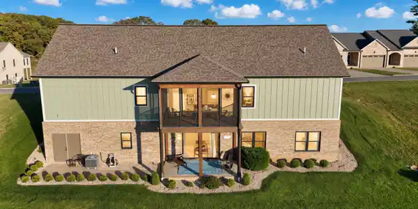 Image 3: 003_4 Bedrooms-3.5 Baths