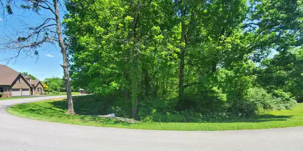 6 Lakeview Drive