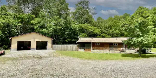 106 Lakeshore Road