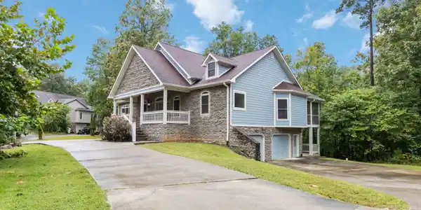 2720 Roberts Bend Road