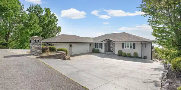 Image 2: 2-web-or-mls-401-pollard-cir