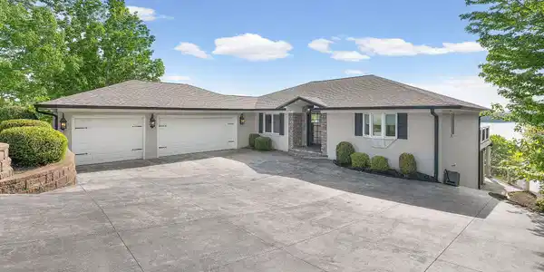 Image 3: 3-web-or-mls-401-pollard-cir