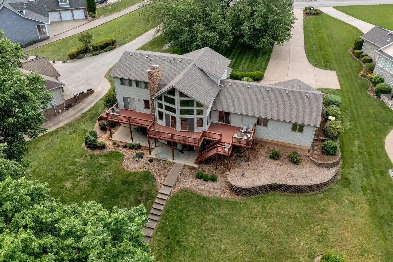 Image 1: House side facing Lake
