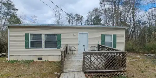 1705 Lakeshore Drive