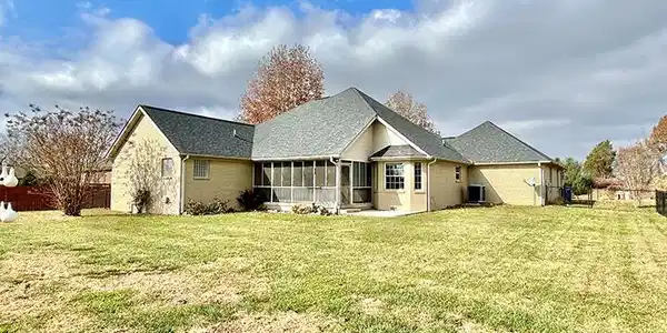 202 East Horizon Hills