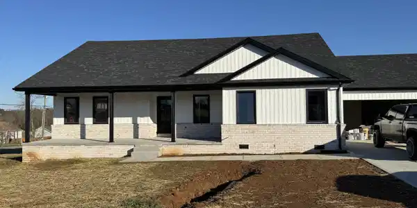 15 Lone Oak Drive