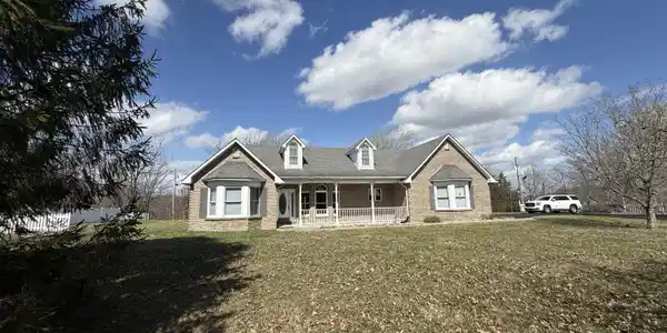 120 Ivy Drive