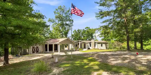 800 Shawnee Trail