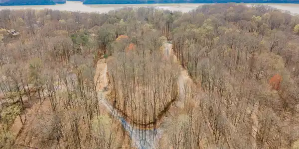28 Cave Springs Road