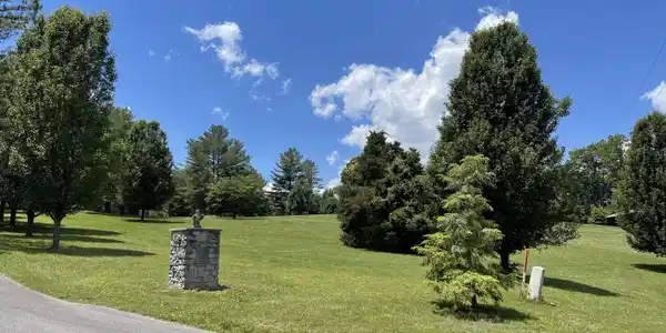17B Laurel Road