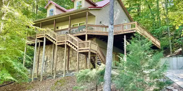 521 Harmony Lane