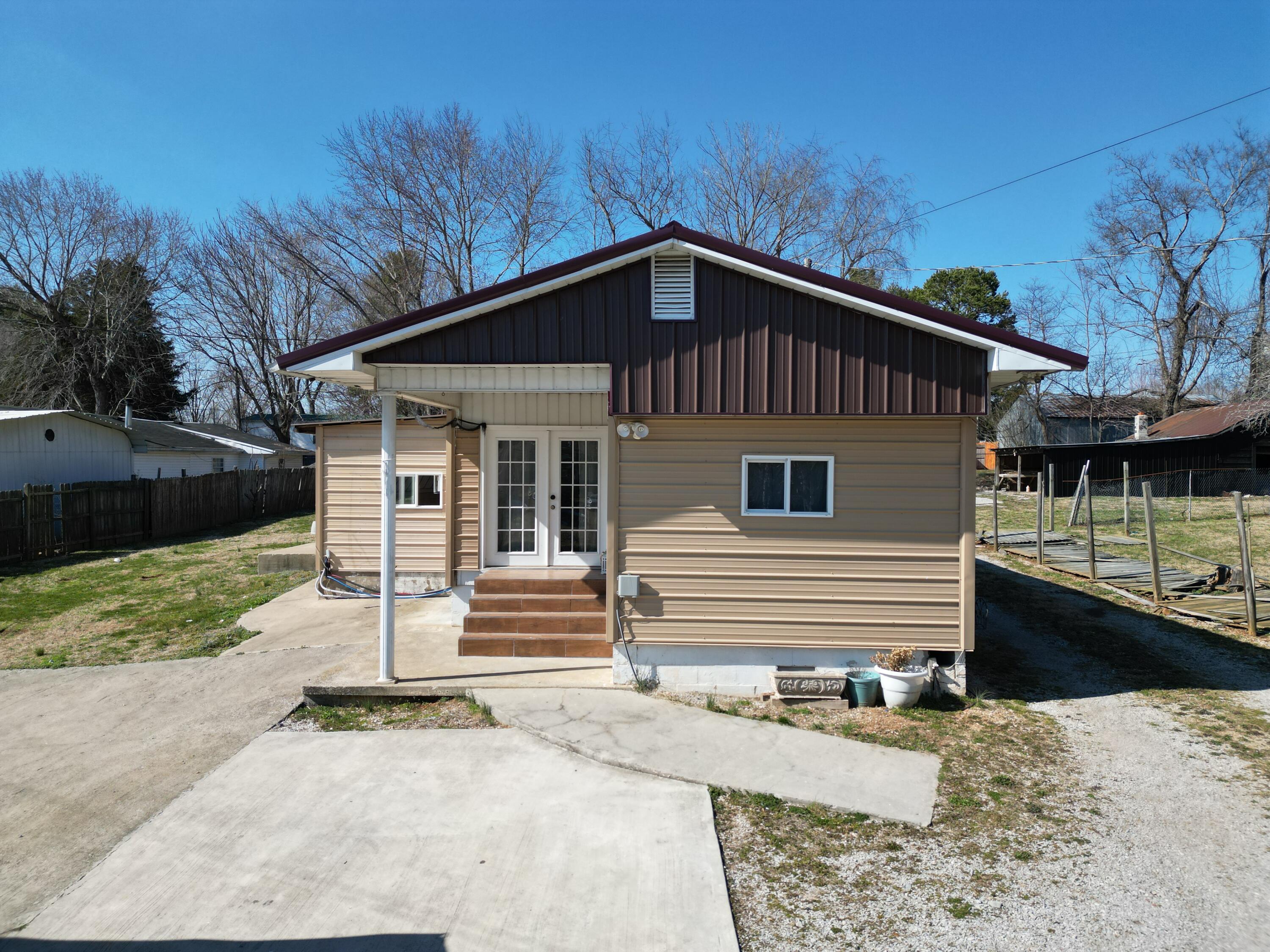 Image 1: 77 Royal Lane