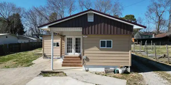 77 Royal Lane