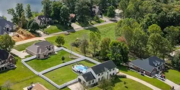 286 Lake Forest Drive