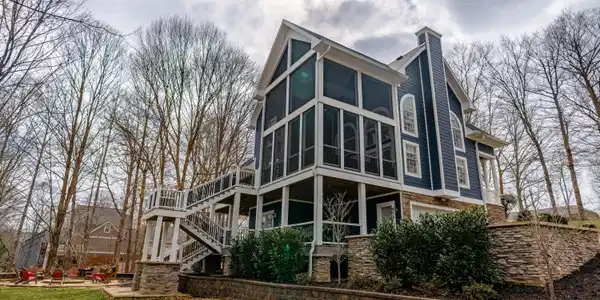 468 Lakeview Drive