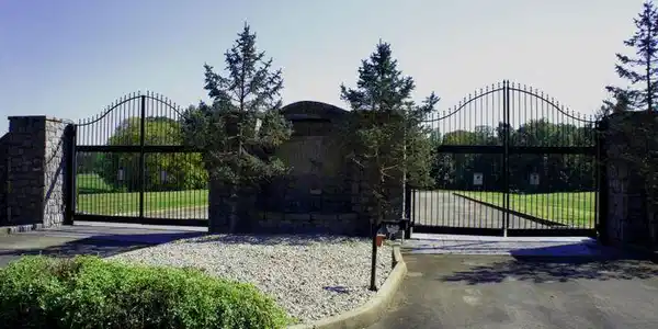 53 Peninsula Boulevard