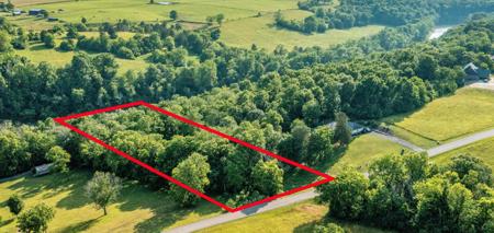 560 Lakeside Dr