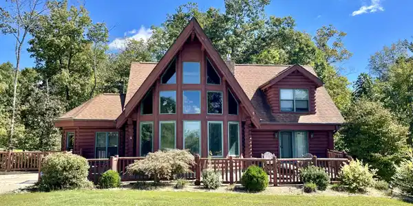 1147 Sandstone Point Trail