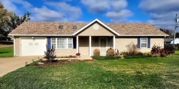 401 Oak Grove Lane