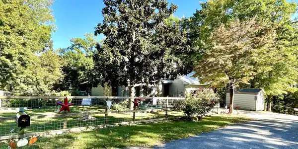 561 Eagles Bluff Road