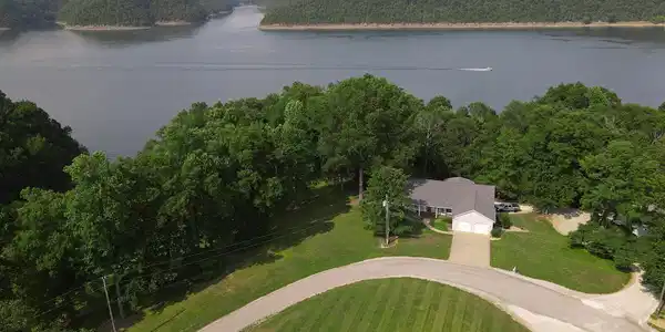 1095 Old Lock 21 Road