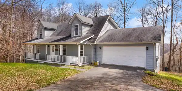 464 Cliffside Drive