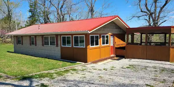 1738 Hwy 790